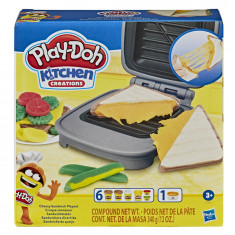 Play-Doh Kitchen Creations Cheesy Sandwich Playset 